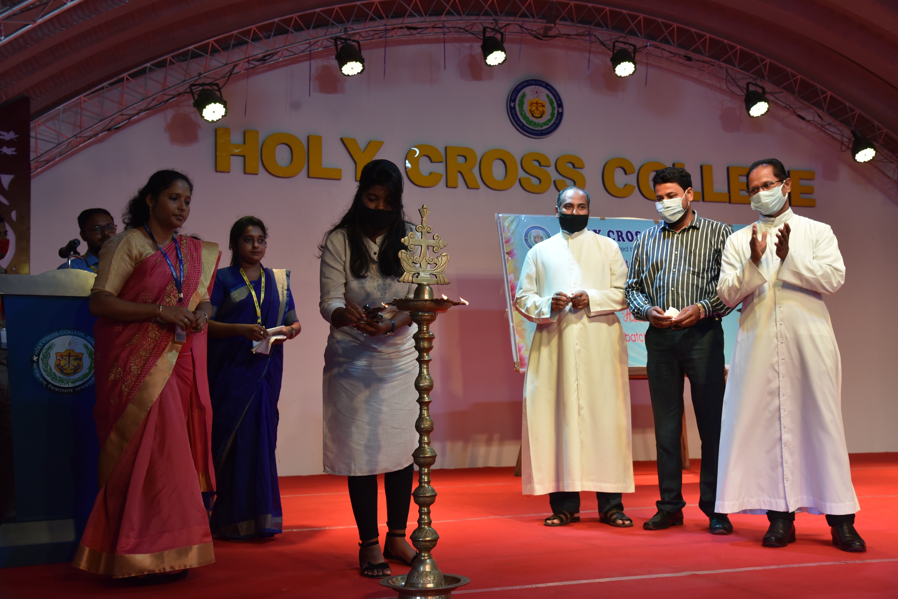 holy cross college