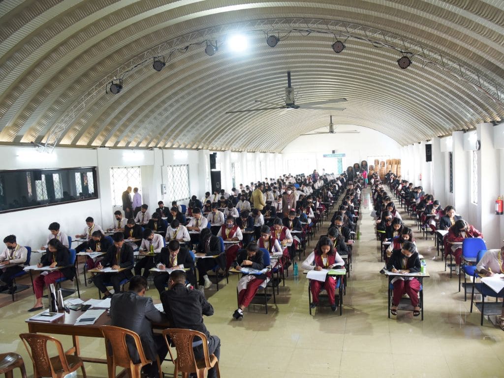 holy cross college